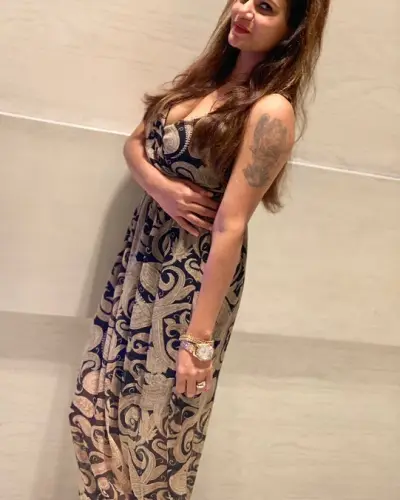 Bansgaon Escort